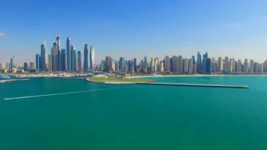 Dubai Marina gökdelenlerinin hava görüntüsü, BAE, Video