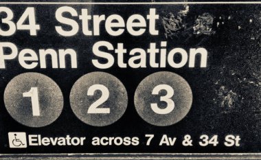 Metro işareti, new york Penn İstasyonu.