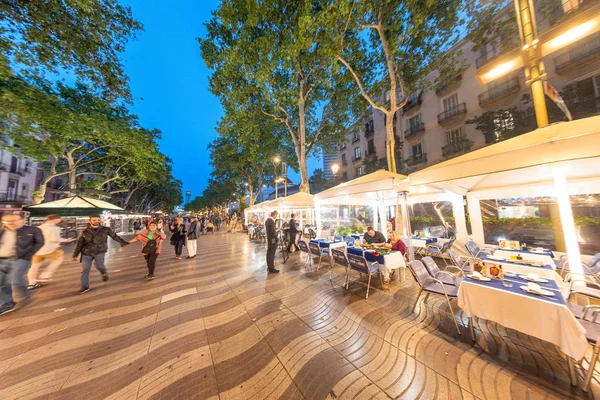 Barcelona May 2018 Tourists Rambla Spring Night City Attracts Million — Stock Photo, Image