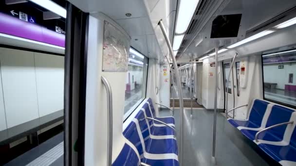 Beelden Moderne Metro Trein Interieur — Stockvideo