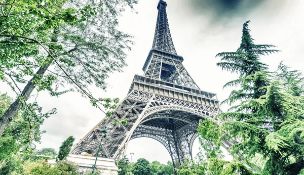 Vista Torre Eiffel Desde Los Jardines Los Alrededores París —  Fotos de Stock