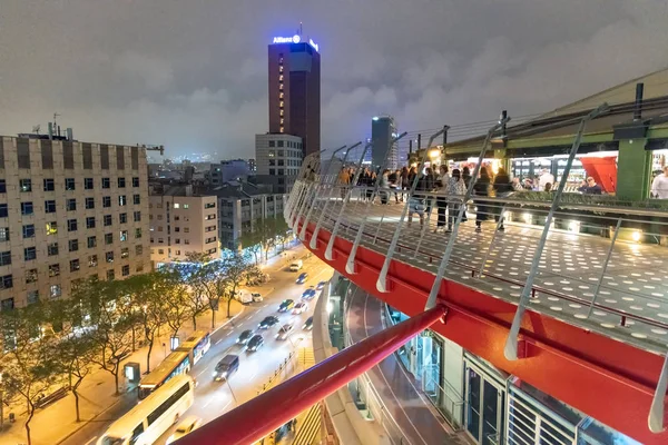 巴塞罗那 2018年5月12日 从竞技场露台西班牙广场的夜景鸟瞰图 这个城市每年吸引1000万人 — 图库照片