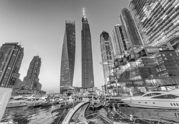 Dubai 2016 December Naplemente Dubai Marina Épületek Gondolatok Mesterséges Csatornára — Stock Fotó