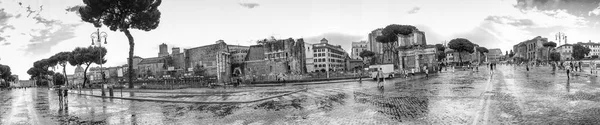 Rome May 2014 Tourists Dei Fori Imperiali More Million People — Stock Photo, Image