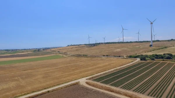 Schöne Luftaufnahme Von Landschaft Und Industriellen Windmühlen — Stockfoto
