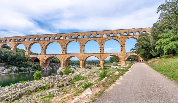 Ρωμαϊκή Αψίδα Ένα Όμορφο Πάρκο — Φωτογραφία Αρχείου