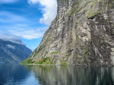 Hava görünümünü Geiranger fiyort Norveç ' in yaz sezonu.