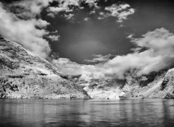 Infračervené Pohled Fjordu Geiranger Norsko — Stock fotografie