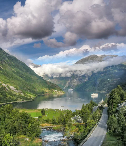 Schöne Aussicht Auf Den Norwegischen Fjord — Stockfoto