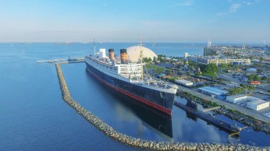 Queen Mary, havadan görünümü şaşırtıcı demirledi Long Beach, Kaliforniya '.