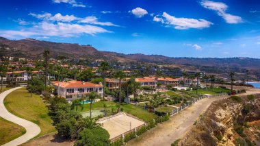 Rancho Palos Verdes kıyı şeridi, günbatımı, California - ABD Hava panoramik manzaralı.
