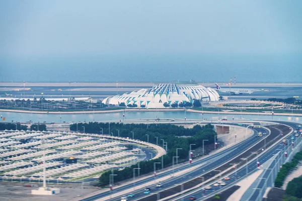 Doha Qatar Dezembro 2016 Vista Aérea Aeroporto Cidade Este Grande — Fotografia de Stock