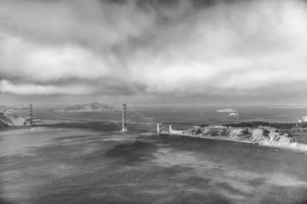 Légi Felvétel San Francisco Golden Gate Híd Város Hills Helikopter — Stock Fotó