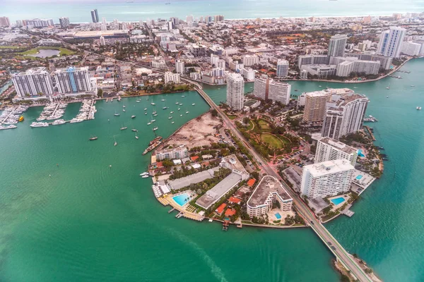 Flygfoto Över Belle Isle Venetianska Sätt Och Miami Beach Skyline — Stockfoto