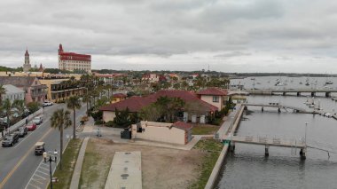 St Augustine, Fl - 9 Nisan 2018: Bulutlu bir günde hava şehir manzaralı. St Augustine Florida ünlü bir cazibe olduğunu.