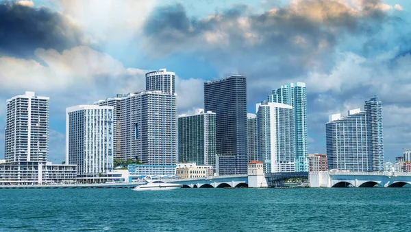 Miami Skyline Und Gebäude Der Nähe Des Venezianischen Damms Florida — Stockfoto
