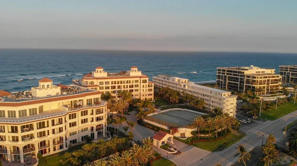 レイク ワース建物とパームビーチ フロリダの空撮の海岸線 — ストック写真