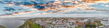 Hava günbatımı panoramik Charleston, South Carolina.
