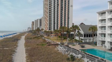 Myrtle Beach, Sc - 6 Nisan 2018: Şehir bina ve sahil şeridi, havadan görünümü. Myrtle Beach Güney Carolina turistler için ünlü bir cazibe olduğunu.