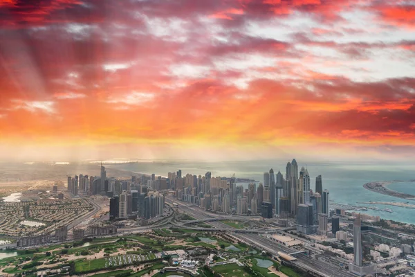Vista Aérea Dubai Com Retroiluminação Emirados Árabes Unidos — Fotografia de Stock
