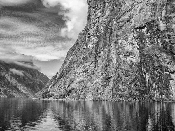 Bella Vista Sul Fiordo Norvegese — Foto Stock