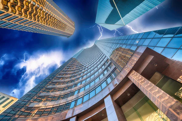 Downtown Buildings Skyward View — Stock Photo, Image