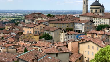 Bergamo Alta cityscape, İtalya güzel havadan görünümü