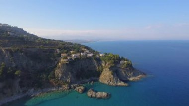 Köprü ve Calabria kıyı şeridi, İtalya, hava görünümünü video
