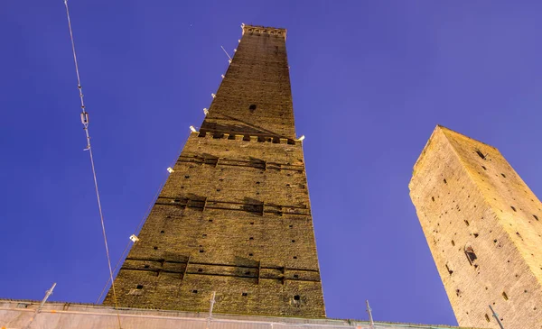 Asinelli Tower Jedna Hlavních Památek Bologna Itálie Noční Panoráma — Stock fotografie