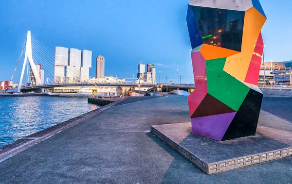 Rotterdam gece manzarası, Hollanda.