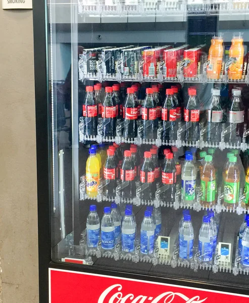 Düsseldorf Deutschland Mai 2015 Coca Cola Getränkeautomat Flughafen Coca Cola — Stockfoto