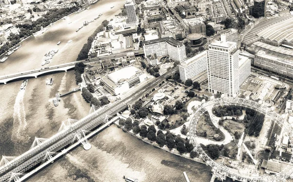 Londen Mei 2015 Gebouwen Van Stad Langs Rivier Theems Met — Stockfoto