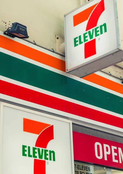 MELBOURNE AUSTRALIA - OCTOBER 17, 2015: 7-Eleven logo. 7-Eleven is the world's largest operator, franchiser, and licensor of convenience stores with more than 50,000 outlets — Stock Image Melbourne Australia October 2015 Eleven Logo Eleven World Largest Operator Stock Image