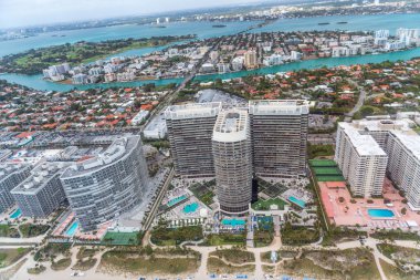 Miami Beach gökdelenlerin havadan görünümü