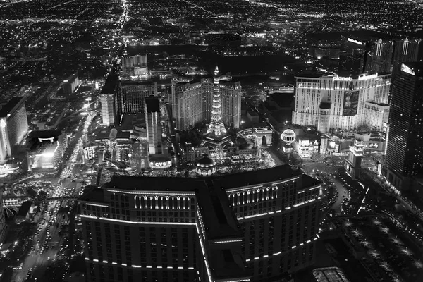 拉斯维加斯 内华达州 2018年6月30日 从直升机 黑白视图的小条夜间灯 拉斯维加斯是一个著名的赌博目的地 — 图库照片