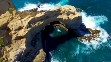 Bağlantı noktası Campbell, Victoria, Avustralya, Video'nun büyük okyanus yol şeridinin panoramik havadan görünümü 