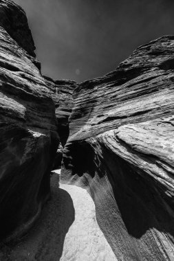 Üst antilop Kanyonu kaya oluşumları güneşli bir günde, sayfa - Arizona