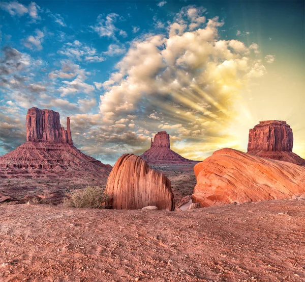 Monument Valley Sunset Long Exposure West East Mitten Buttes — Stock Photo, Image