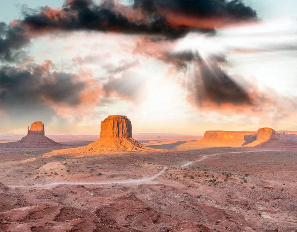 Skały Tyłki Monument Valley Zachodzie Słońca — Zdjęcie stockowe