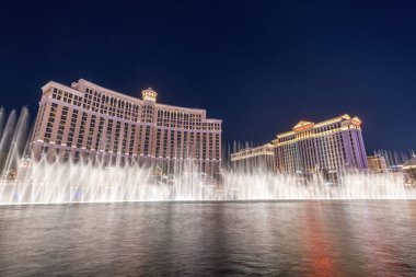 Las Vegas, Nv - 30 Haziran 2018: Dış görünümünü Bellagio Hotel Las Vegas ünlü çeşmeler ile. Las Vegas'ın en lüks otellerinden biridir.