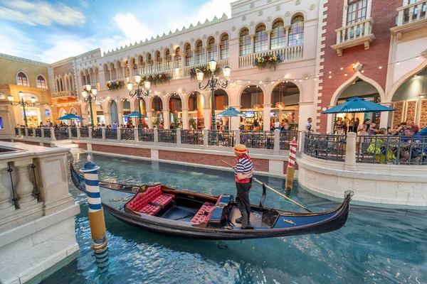 Las Vegas Juni 2018 Gondoljär Venedig Hotel Detta Mest Lyxiga — Stockfoto