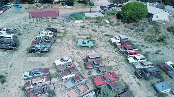 Vista Aérea Coches Viejos Reunidos Aparcamiento Rural — Foto de Stock