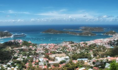 Harika kıyı renkler Saint Thomas - deniz manzarası, Virgin Adaları.
