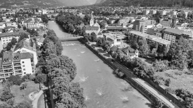 Lienz, Avusturya. Güzel alpin dağ şehrin havadan görünümü.