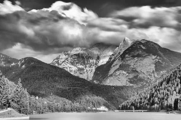 Longa Exposição Lago Alpin Final Tarde — Fotografia de Stock