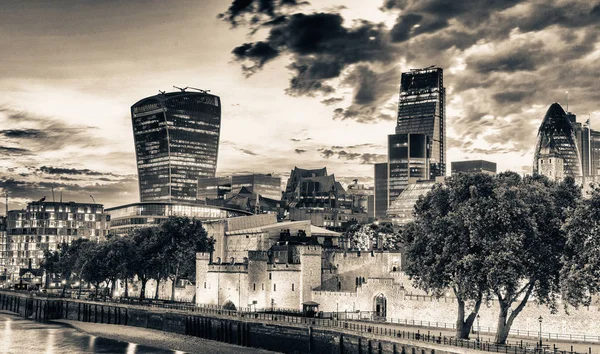 City London Skyline Solnedgången — Stockfoto
