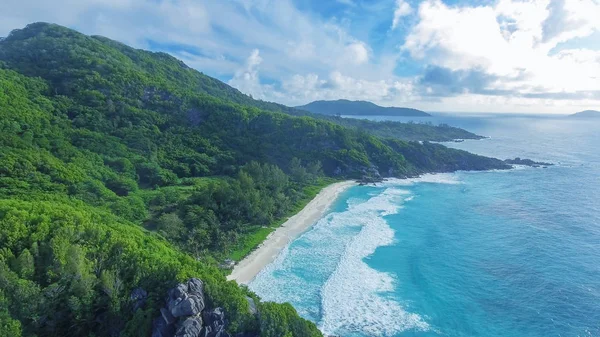 Vista Panoramica Delle Montagne Delle Seychelles Della Costa Dal Drone — Foto Stock