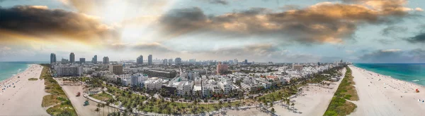 Panoramische Sonnenuntergang Luftaufnahme Von Miami Strand Küste Und Skyline Florida — Stockfoto