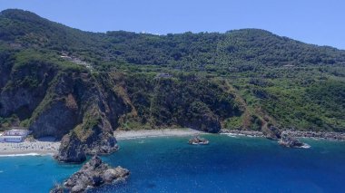 Tonnara Beach, Palmi, Calabria. Günbatımı hava panoramik yaz sezonu.