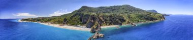 Hava panoramik Tonnara Beach, Calabria ile Scoglio Ulivo, İtalya.